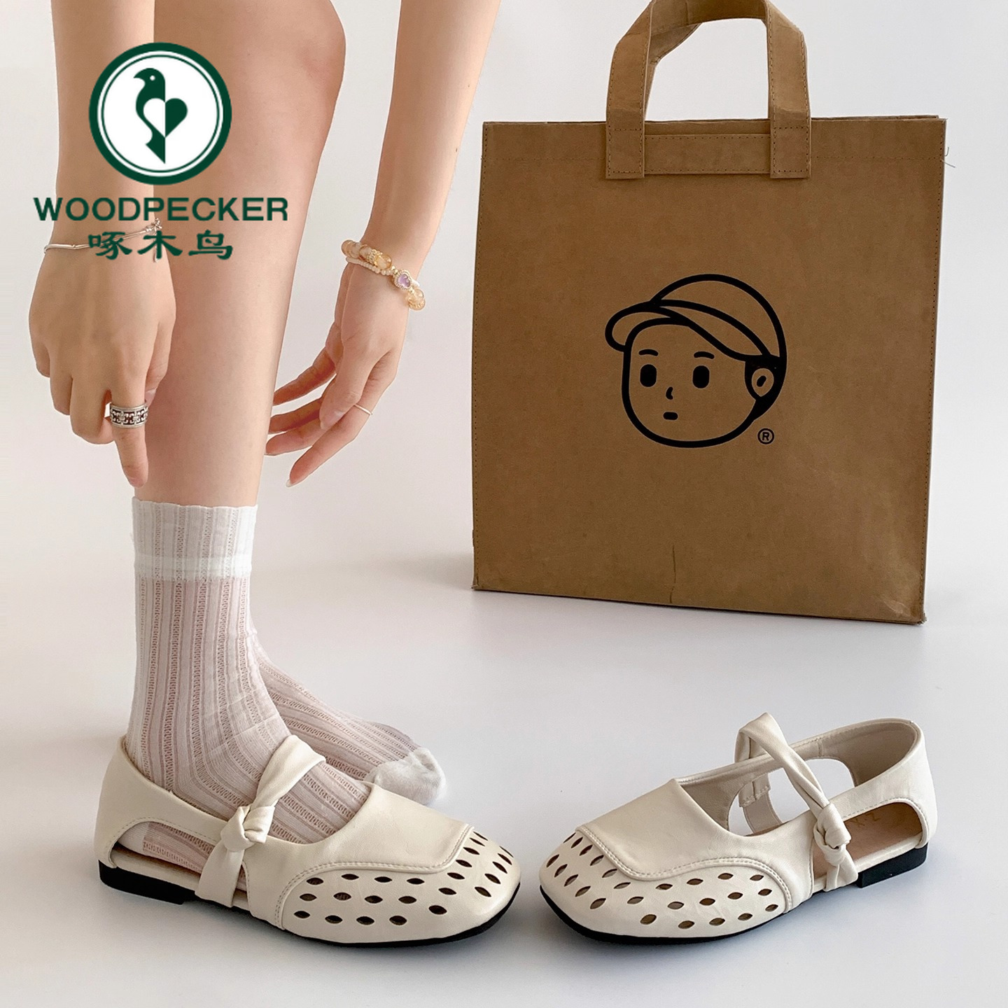 啄木鸟黑色法式防滑包头平底凉鞋女款2025新款夏季外穿配裙凉单鞋
