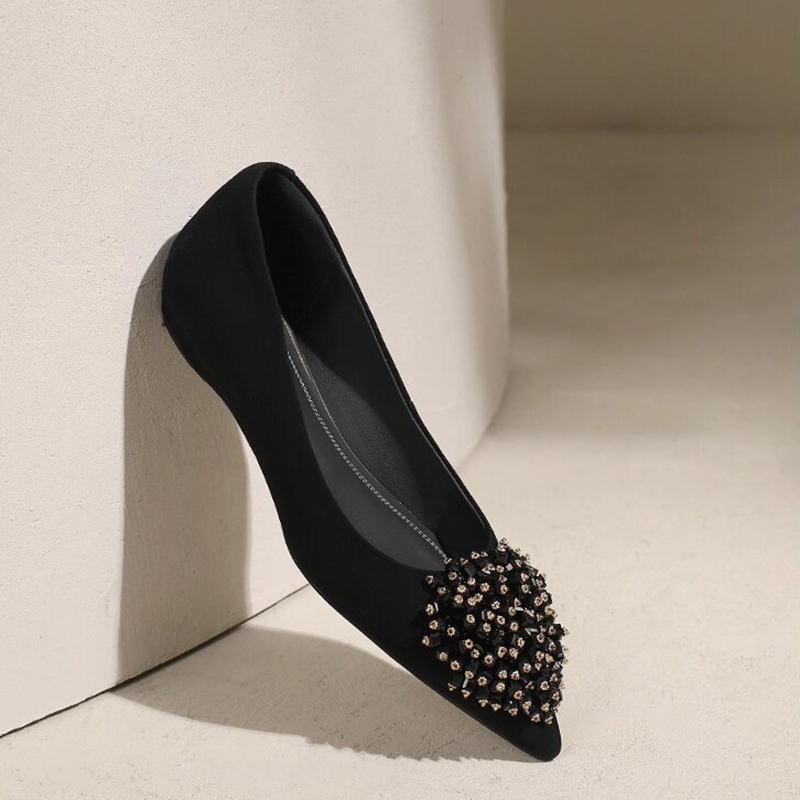 真皮柔软绒面水钻浅口单鞋优雅气质风通勤低跟女鞋黑色尖头坡跟鞋
