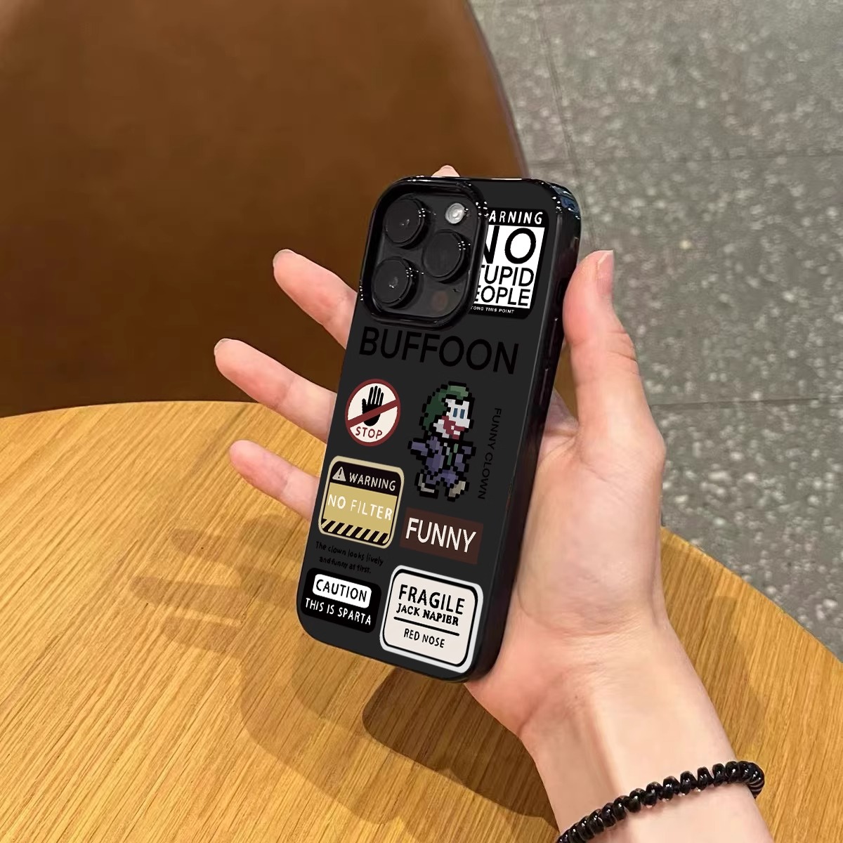 欧美小众个性标签小丑手机壳适用苹果16promax新款iPhone17promax