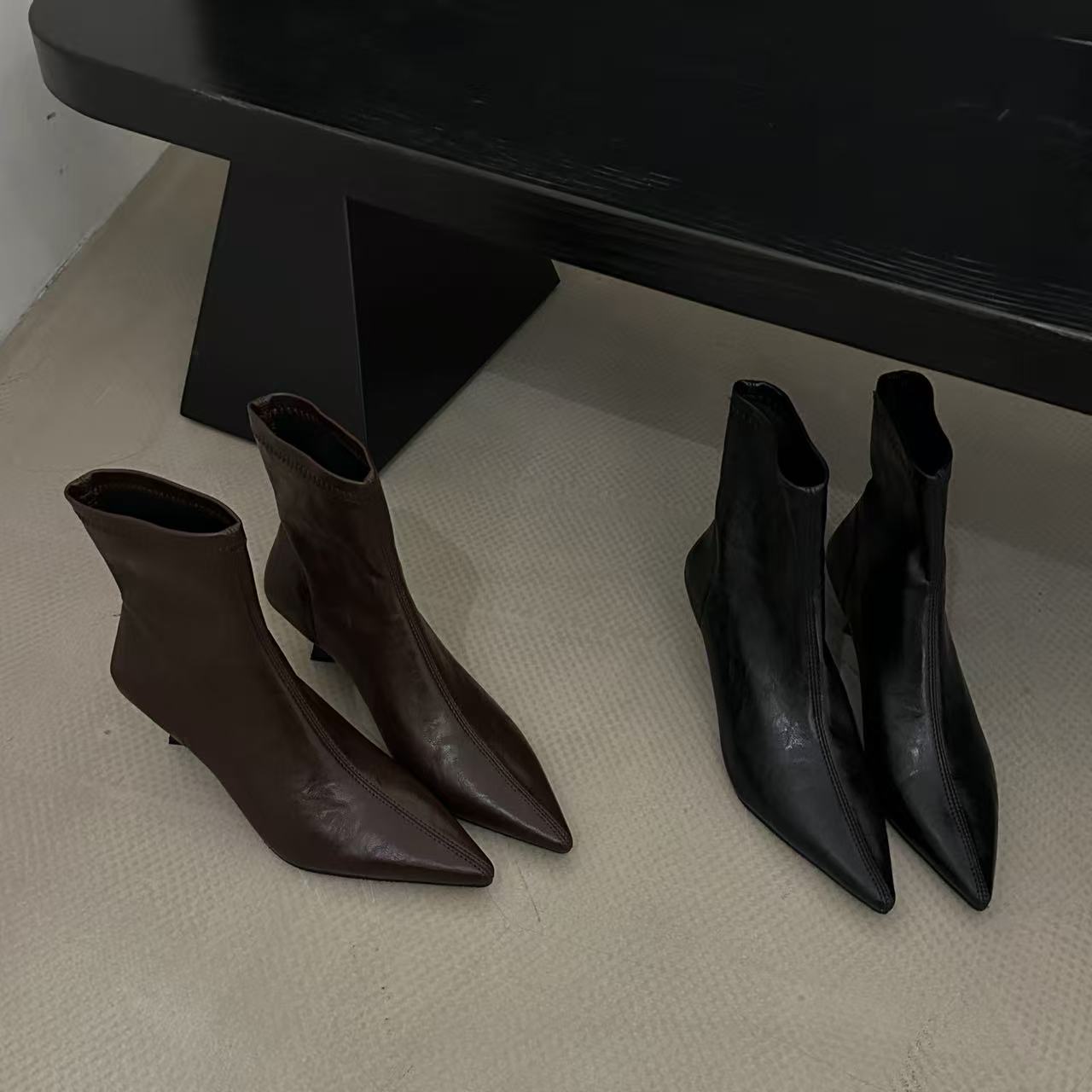 复古显瘦！慢西西新品尖头弹力瘦瘦靴套筒软皮短靴欧美风细跟短靴