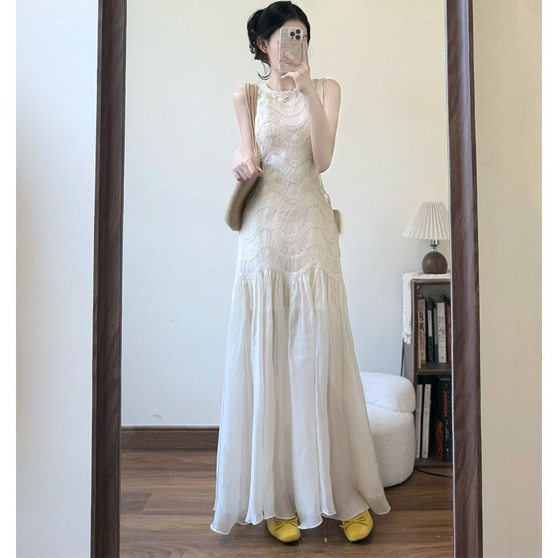 温柔风法式高级感蕾丝拼接白色背心裙女2026年春季新款独特超好看