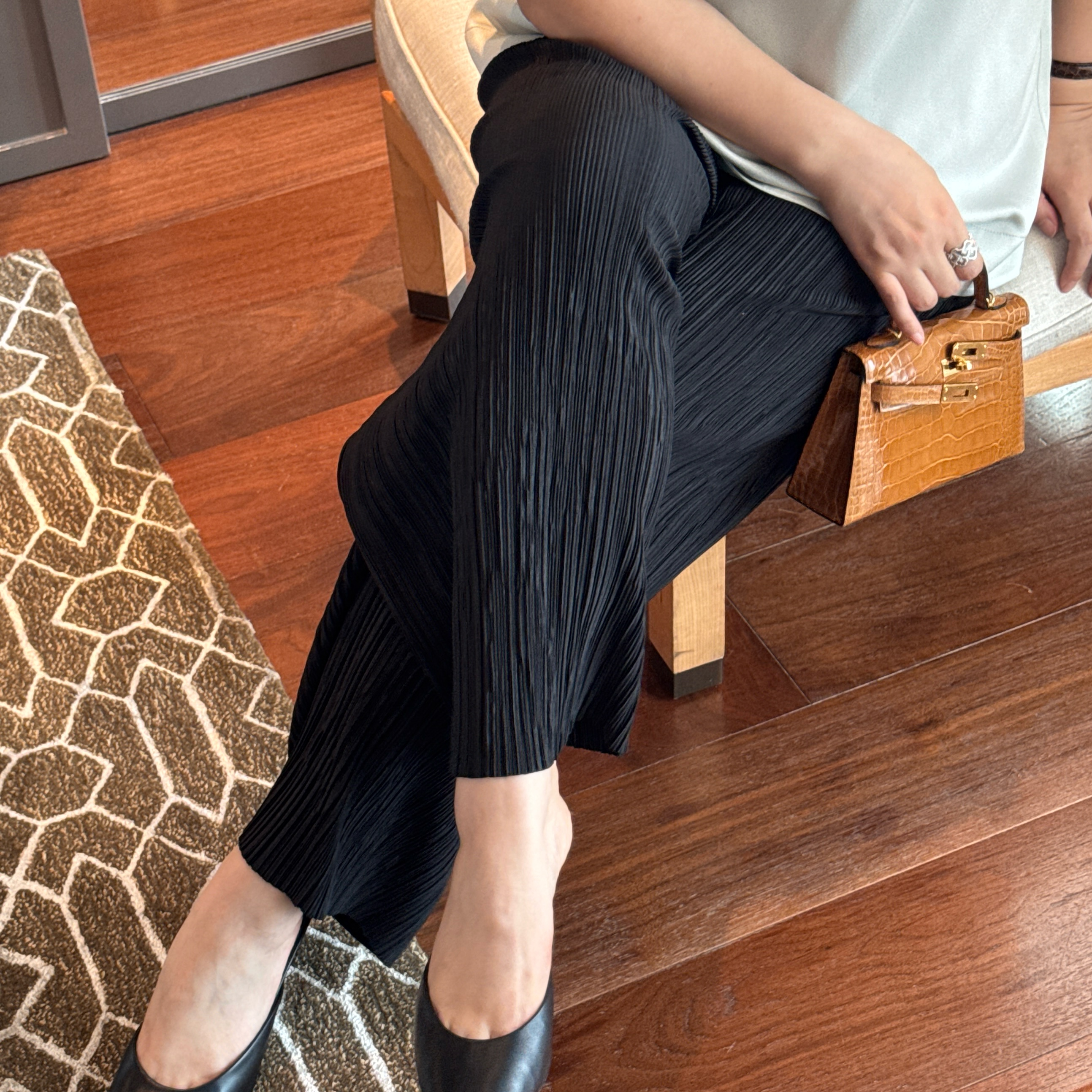 Ms.Qnn“纸片人”肌理压褶一片式裸感舒适垂顺空气裤 39P1263 Q姐