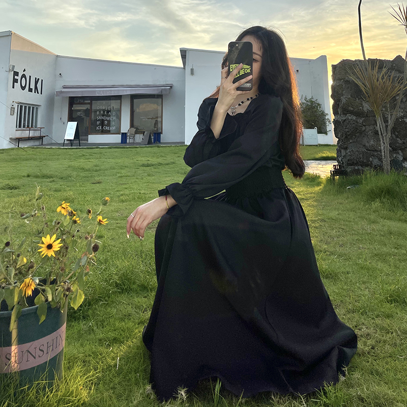 2025秋新款大码胖mm复古松紧黑色高腰方领超仙气质温柔显瘦长裙子