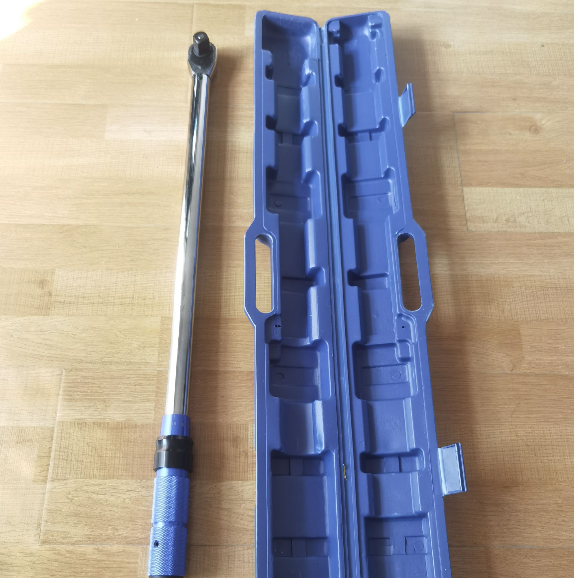 100-500牛米（24齿 手柄处调节扭矩  72cm长 2.5公斤重）扭力扳手