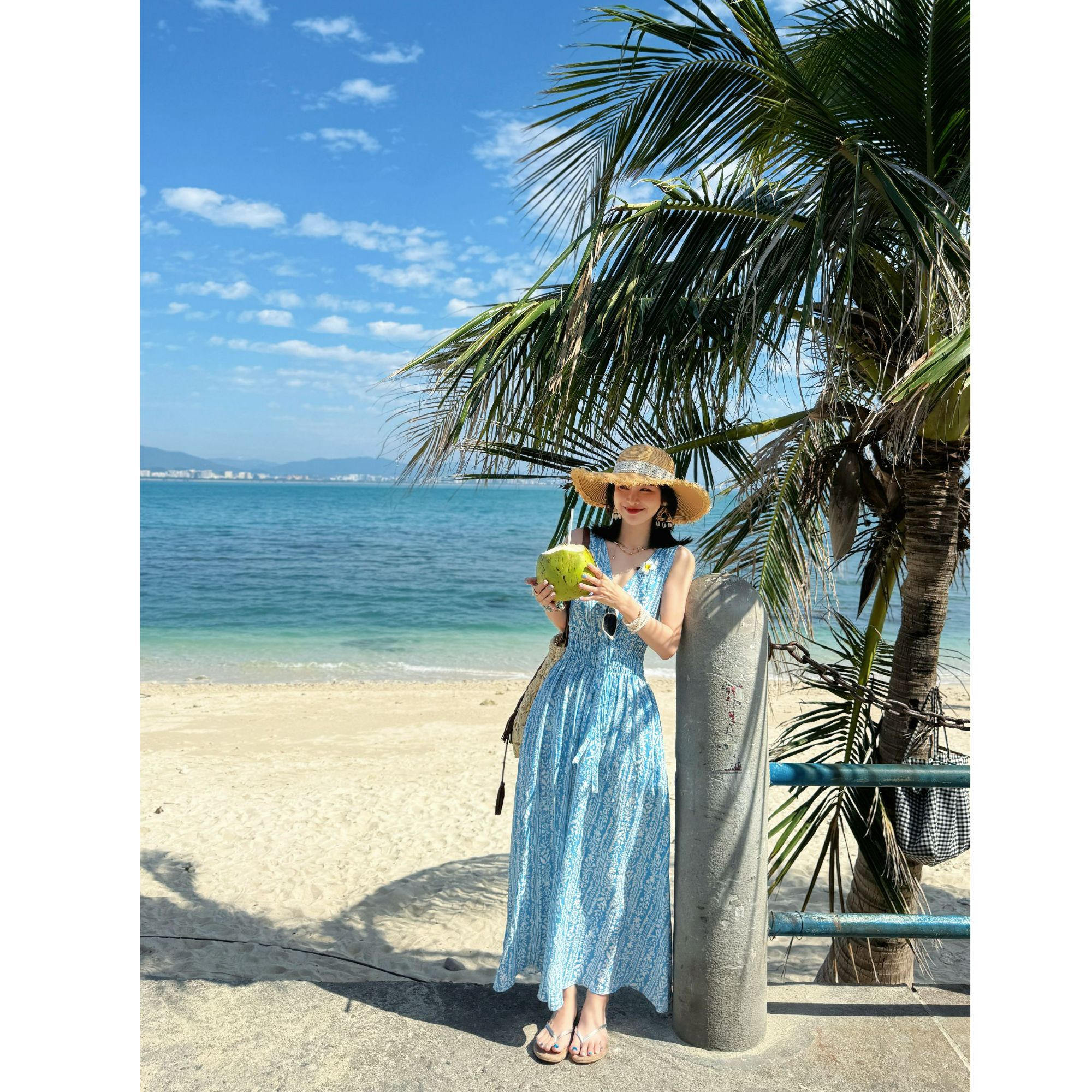 【马德里 】法式复古V领无袖连衣裙新款夏日蓝色长裙度假连衣裙