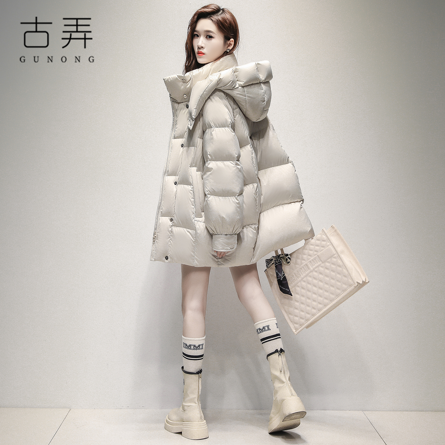 高端品牌羽绒服女中长款2025冬季新款可拆卸帽泡芙时尚鸭绒厚外套