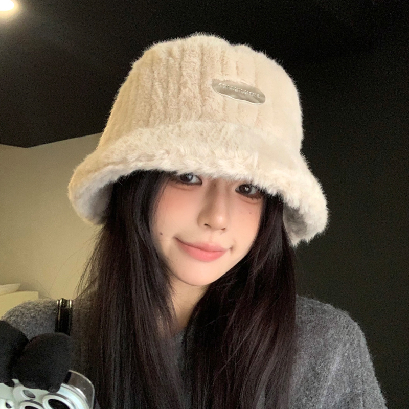 毛绒帽子女款冬季渔夫帽2025新款秋冬款高级感显脸小保暖时尚潮流