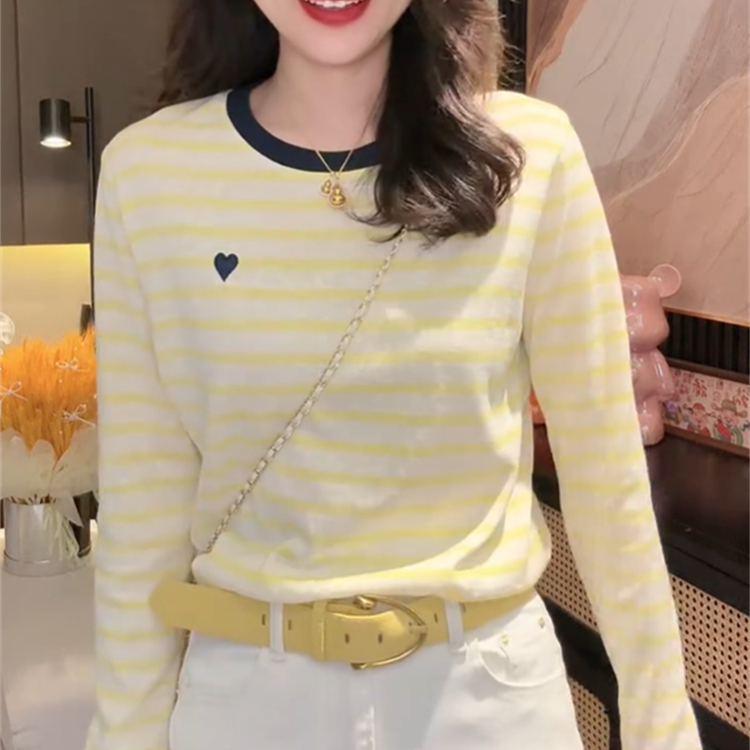 2025春季新款时尚百搭圆领长袖T恤女条纹爱心刺绣设计显瘦上衣潮
