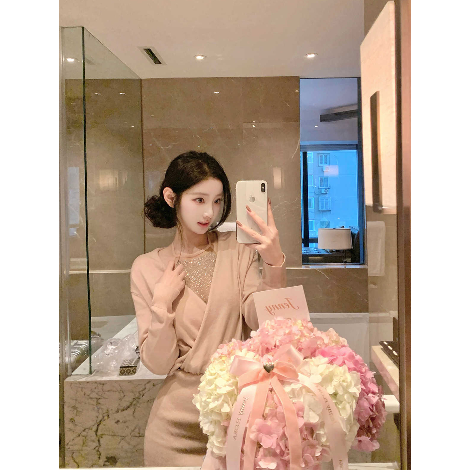 溪溪靓衫热狗很辣首尔恋人亮片挂脖设计感针织包臀连衣裙短裙