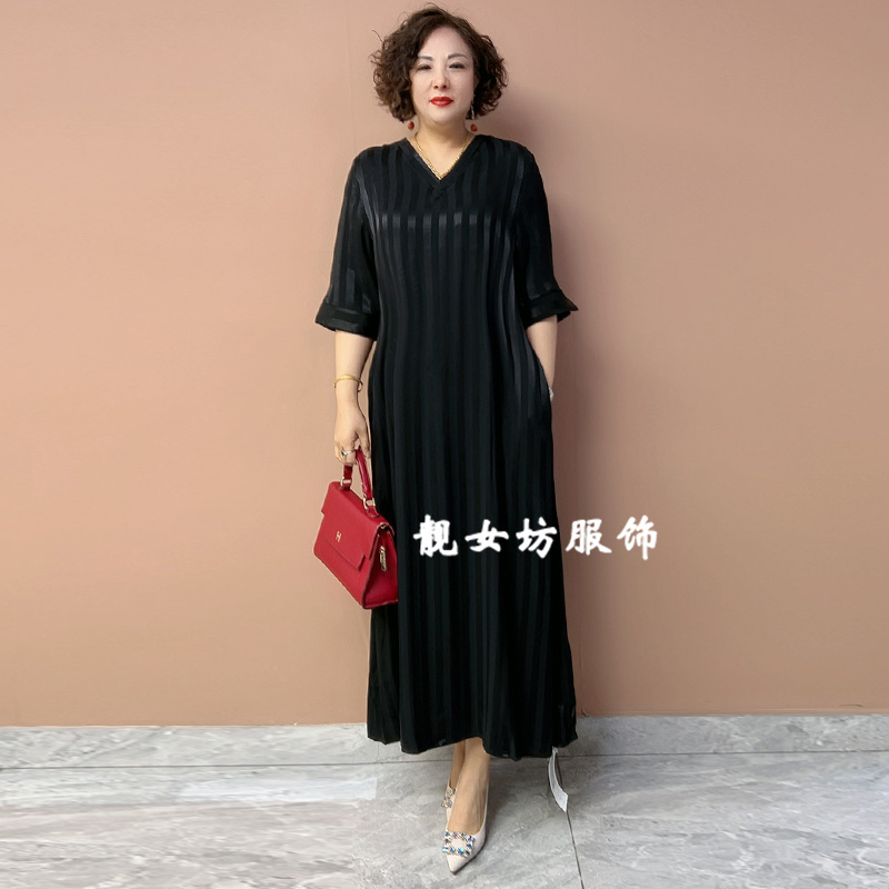 醋酸条纹连衣裙夏季新款阔版200斤垂坠感洋气长裙中老年大码裙子
