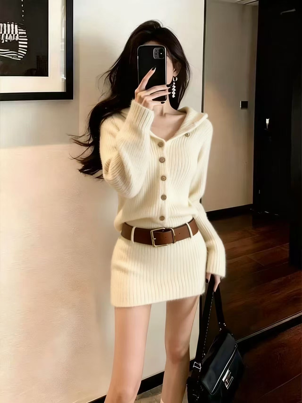 Y226慵懒风米白色针织包臀连衣裙女2025秋冬小个子气腰毛衣短裙