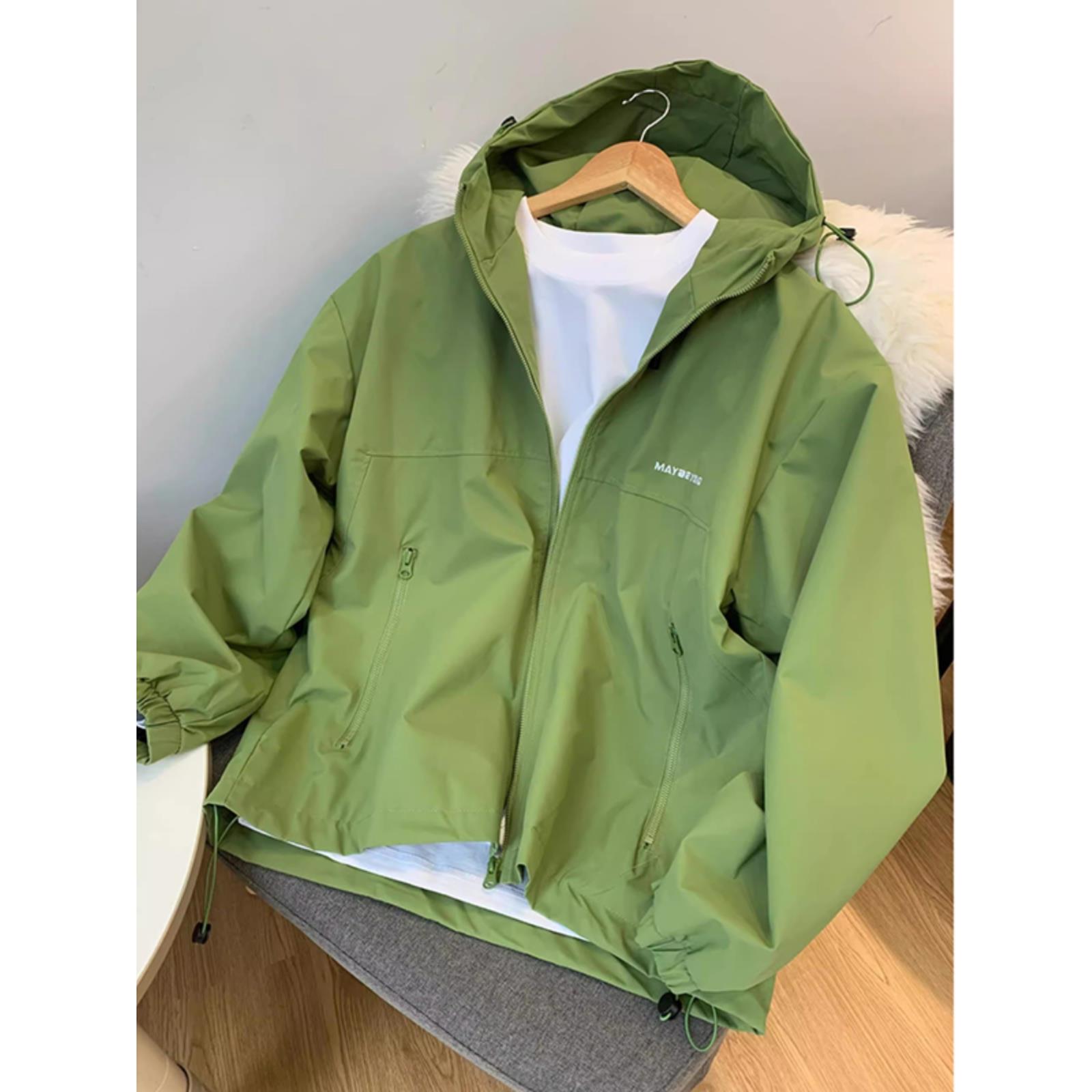 2025春秋登山服冲锋夹克男女同款连帽户外运动情侣上衣秋装外套潮