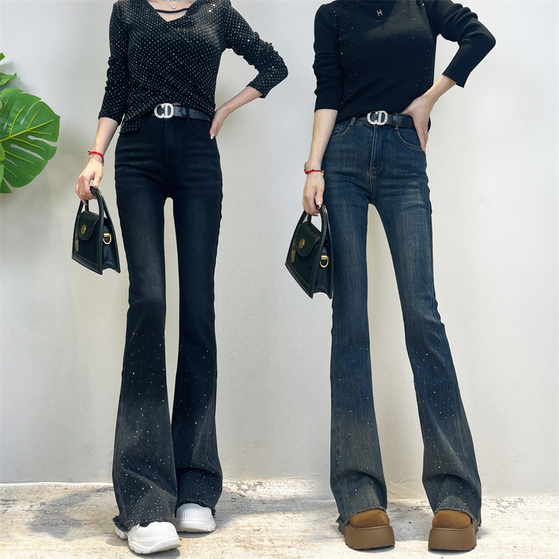迪否复古烫钻微喇牛仔裤女冬季2025新款修身高腰显瘦喇叭裤8807