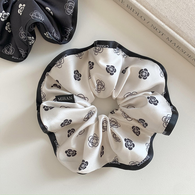 新中式白色碎花缎面大肠发圈女高级感丸子头超大扎头发头绳发饰女