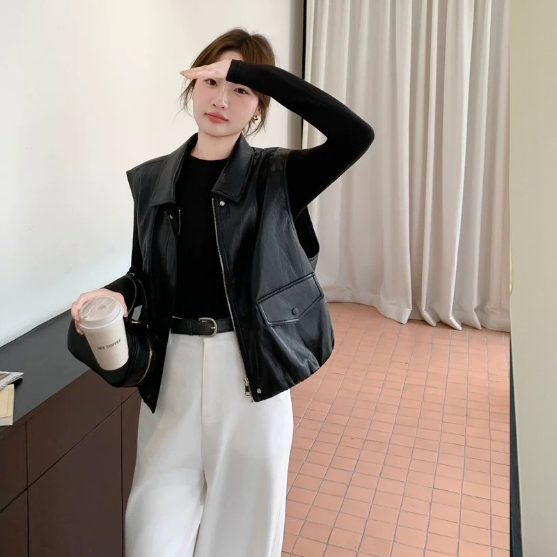 黑色翻领PU马甲收腰宽松型纯色口袋皮马夹秋冬韩版时尚显瘦潮流款