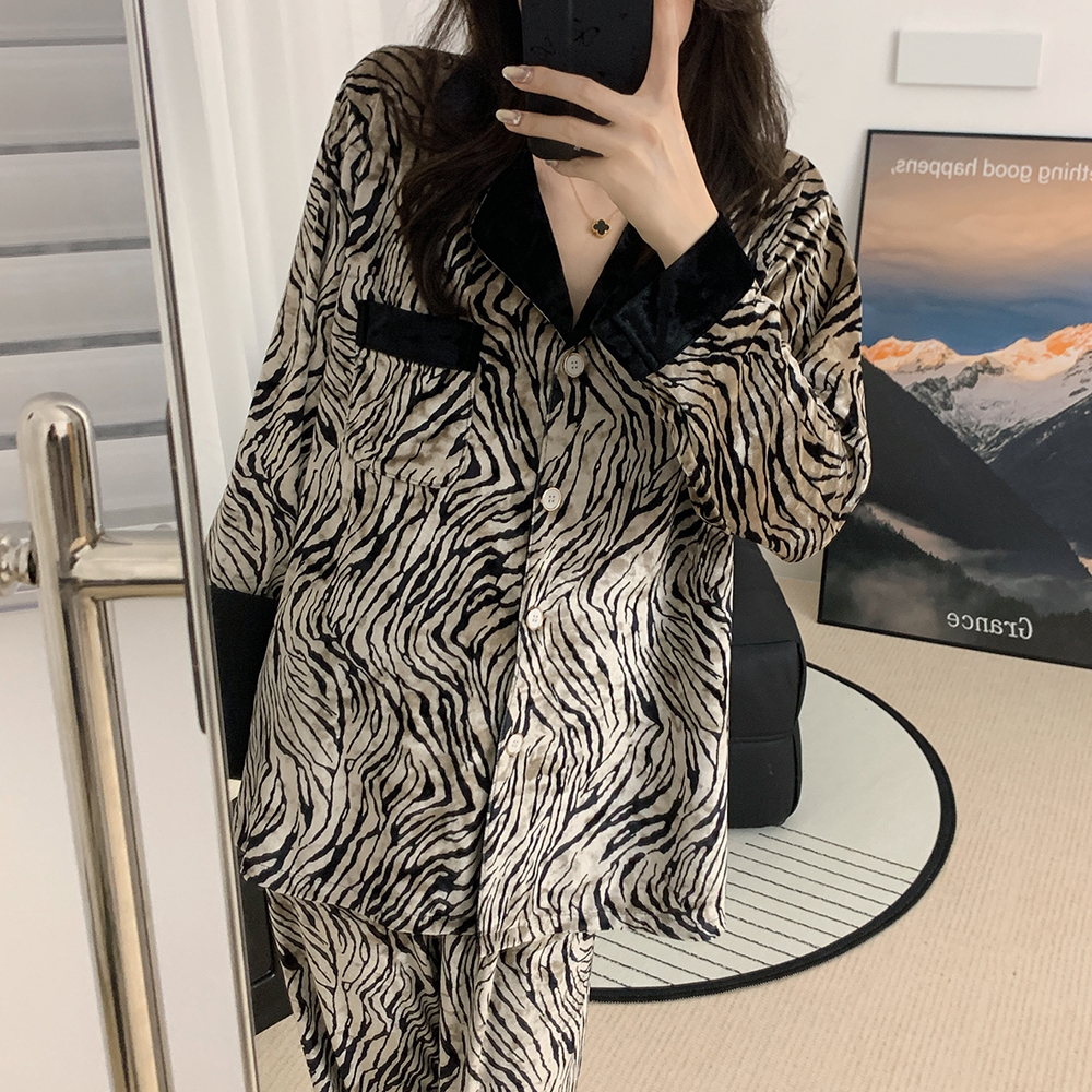 【初沁枫】轻奢韩版家居服女秋冬季新款金丝绒长袖斑马纹气质家居服