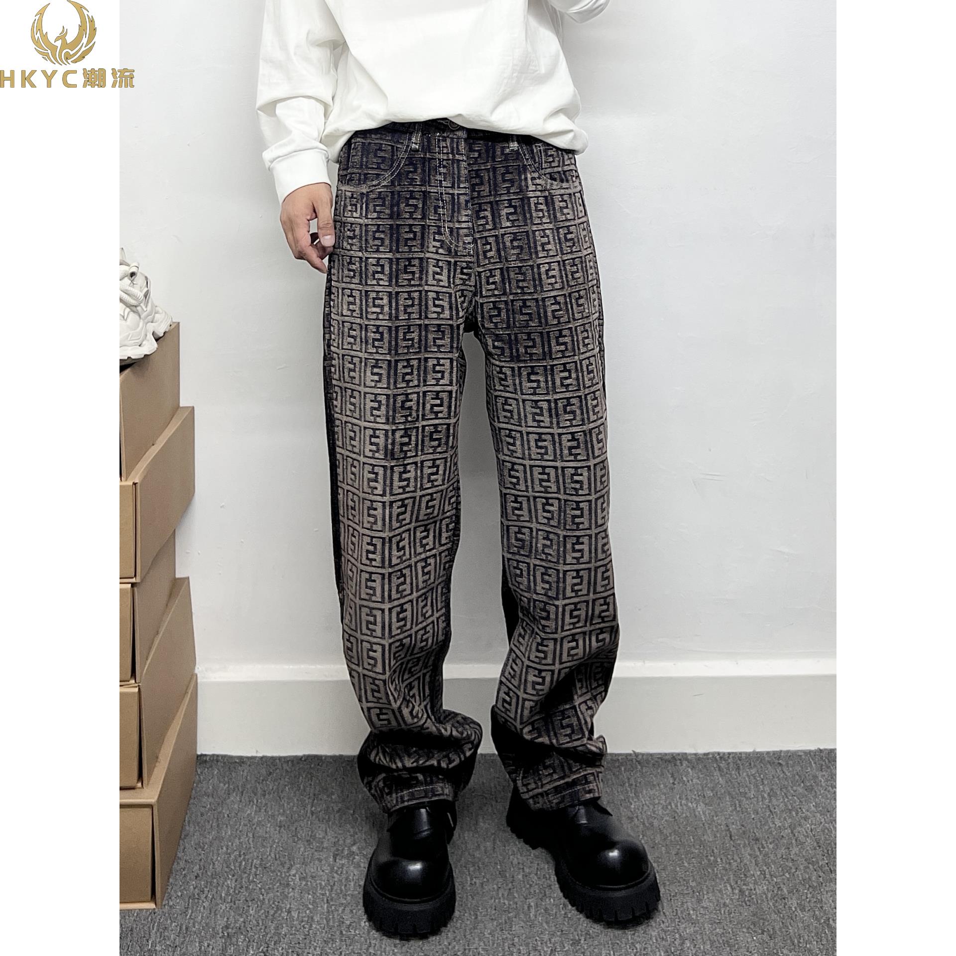 HKYC高级满印字母提花直筒牛仔裤男款美式覆古渐变宽松显瘦长裤子