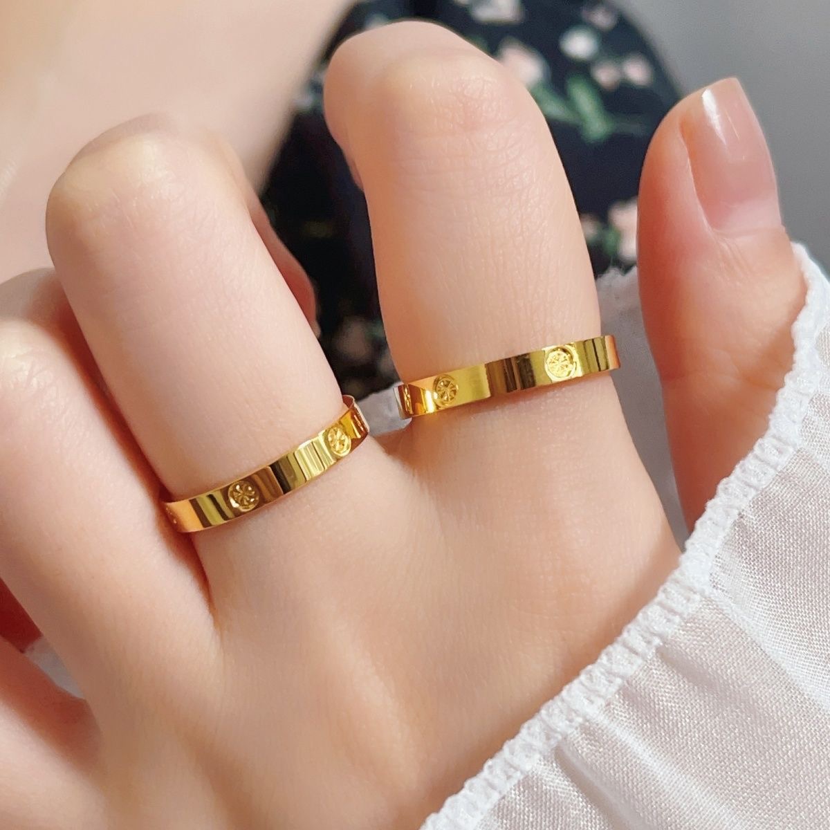 钛钢戒指 钻纹米字戒指女简约光面素圈指环情侣对戒可水洗不掉色