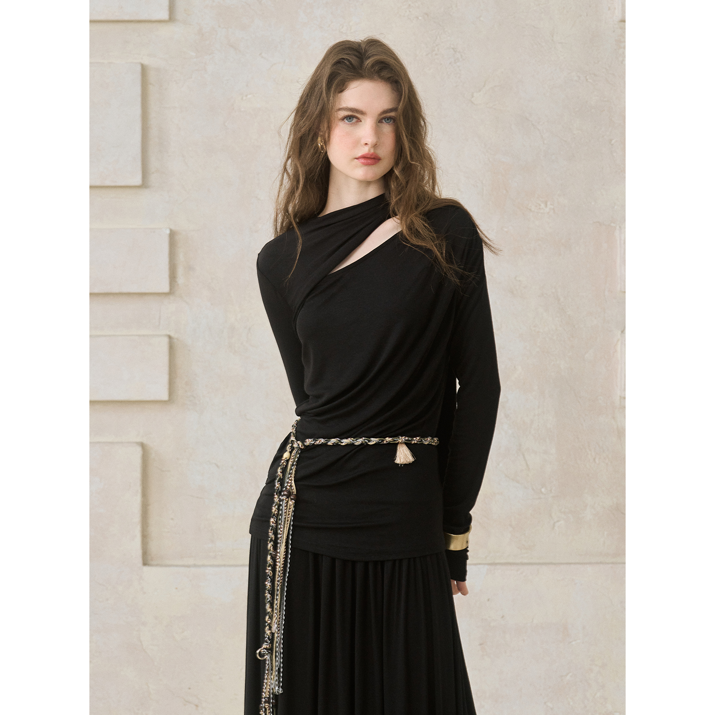 Miorastudio法式复古黑色飘带斜肩长袖气质上衣 高腰显瘦半裙套装