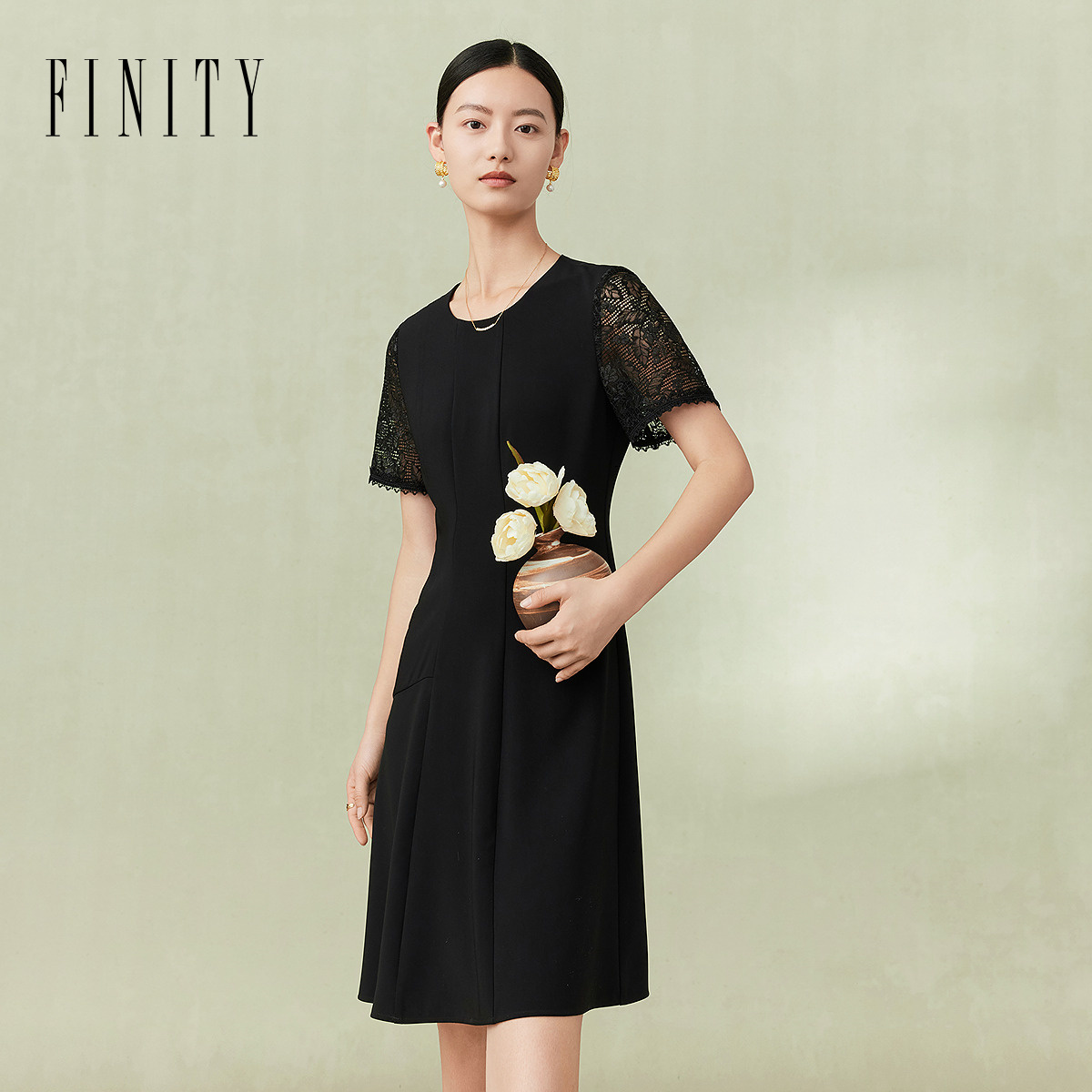 【粉丝专享】FINITY 新款气质蕾丝拼接假两件时尚小黑裙 F21X3A46L3