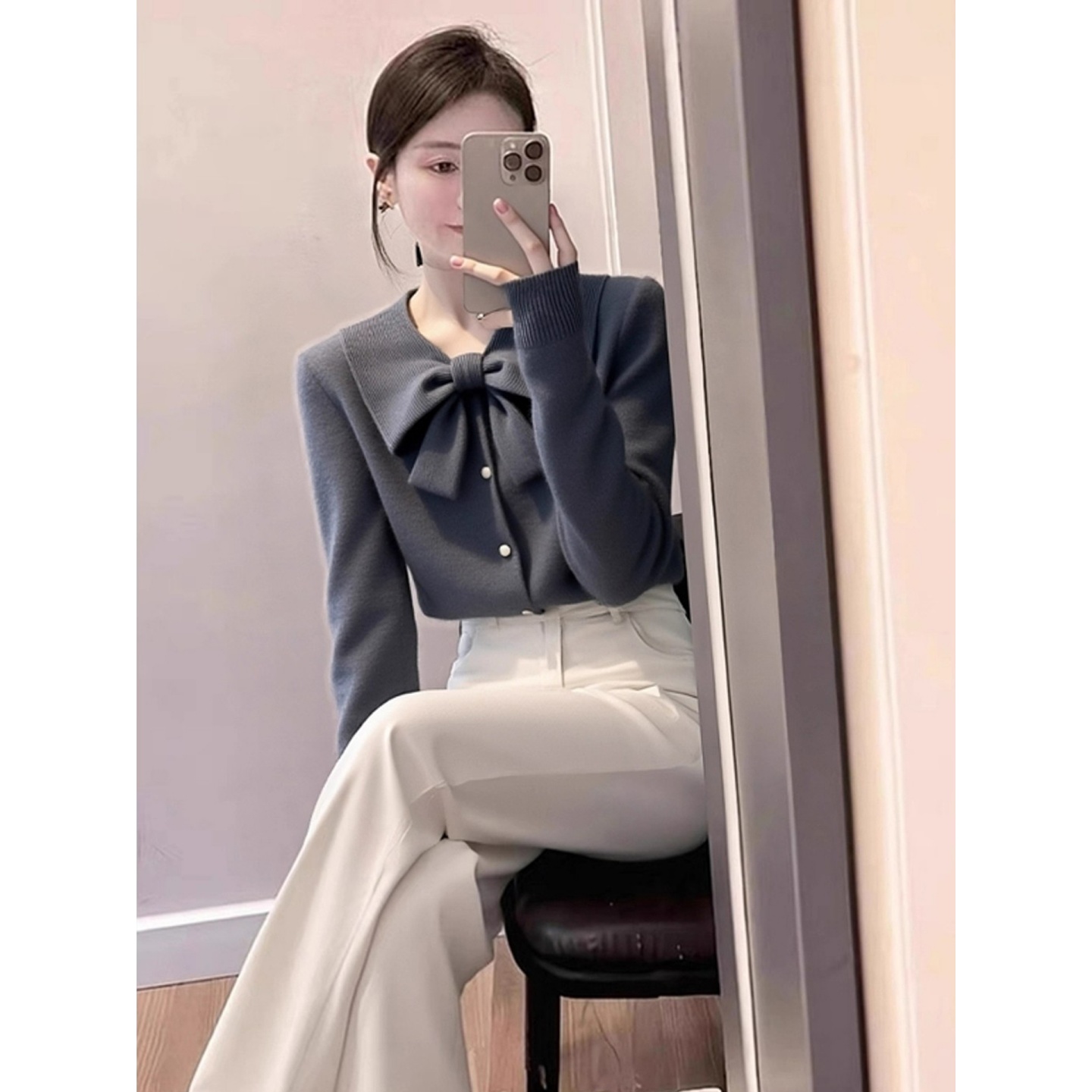灰色蝴蝶结针织衫女2025冬季小众不撞款独特漂亮轻熟气质内搭毛衣