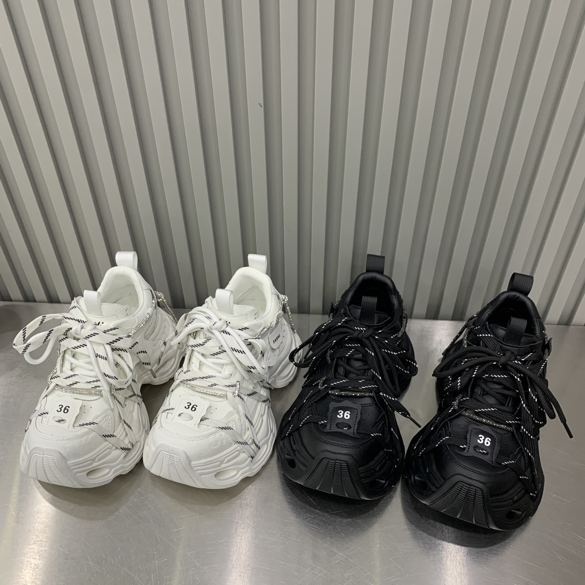 老爹女ins超火厚底松糕小个子纯色加绒乐福鞋女款爆款2025新款