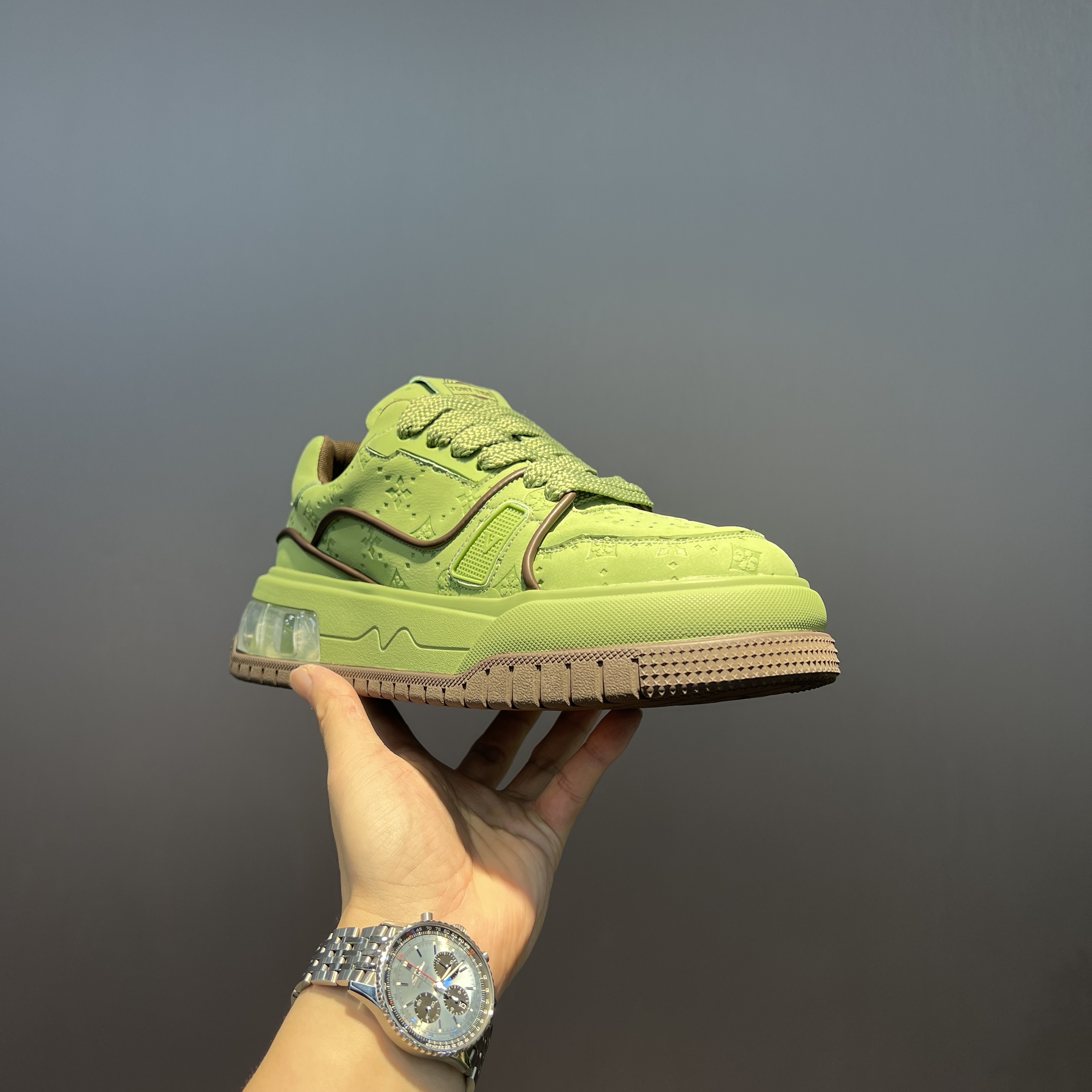 2025秋冬新款同款圆头增高厚底休闲真皮时尚百搭简约低帮潮男板鞋