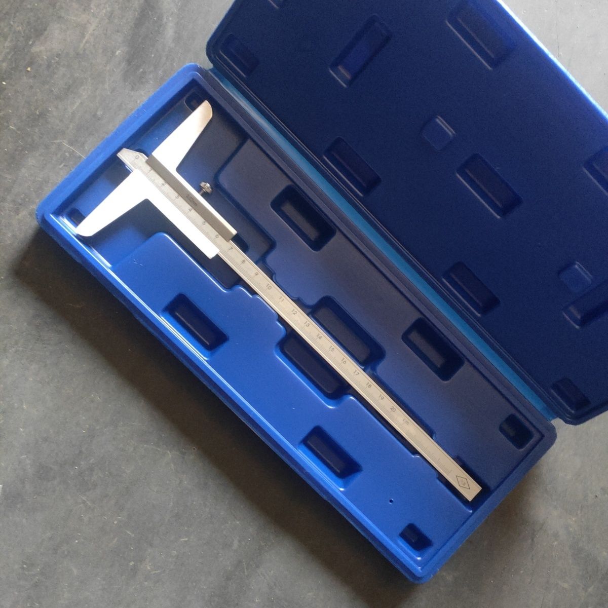 成都三丰川友深度游标卡尺,一体式结实耐用精度高。0一500mm。