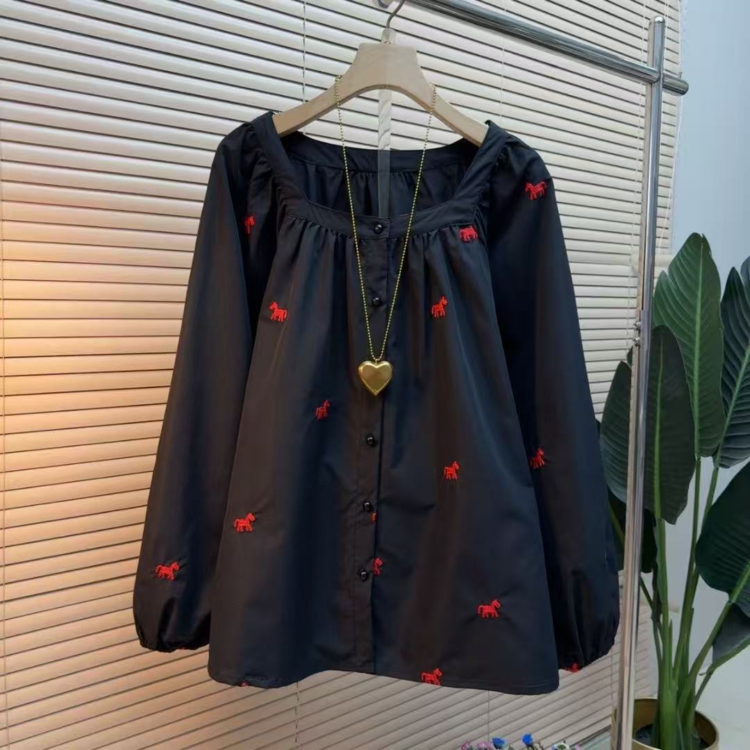 胖mm欧货时尚气质显瘦韩版法式1655时髦法式轻奢长袖刺绣女人衫