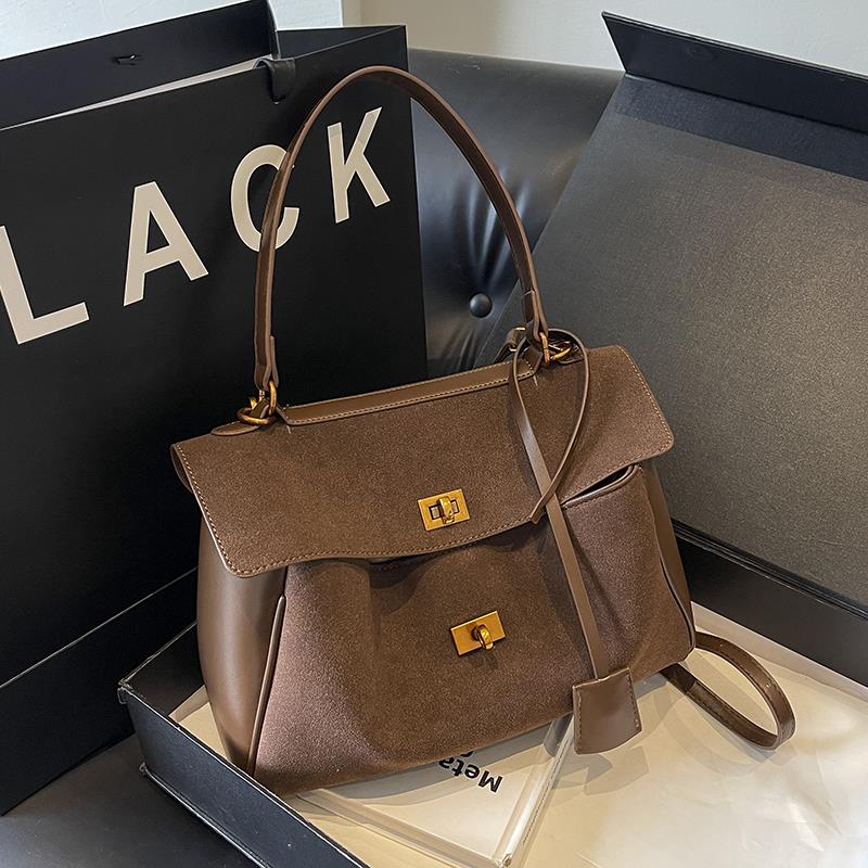 香港品牌2025秋冬季复古美拉德大容量包包女新款时尚通勤单肩斜挎