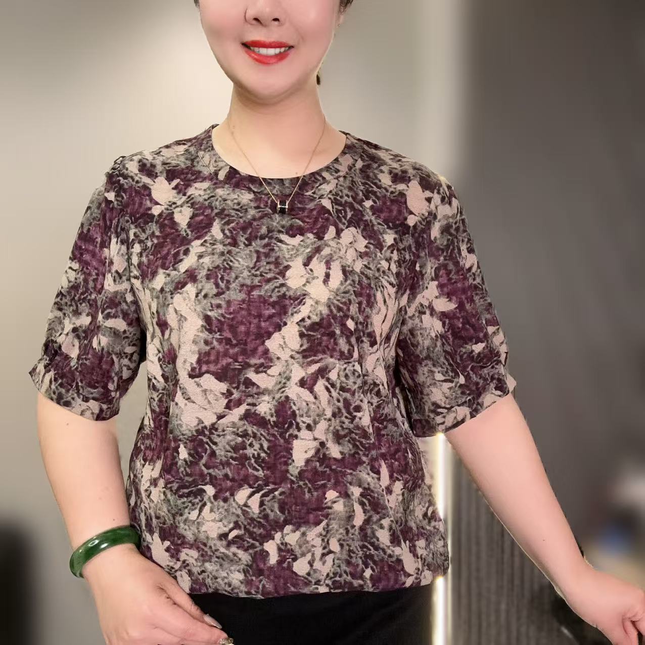 夏季轻薄凉快时尚洋气圆领宽松上衣短袖气质休闲小衫夏季百搭