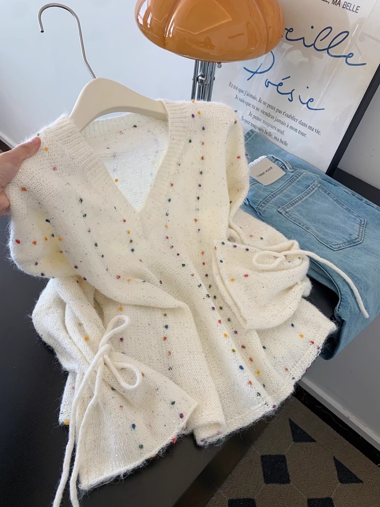 2025早秋新款法式温柔风镂空V领宽松抽绳慵懒风针织衫显瘦上衣女