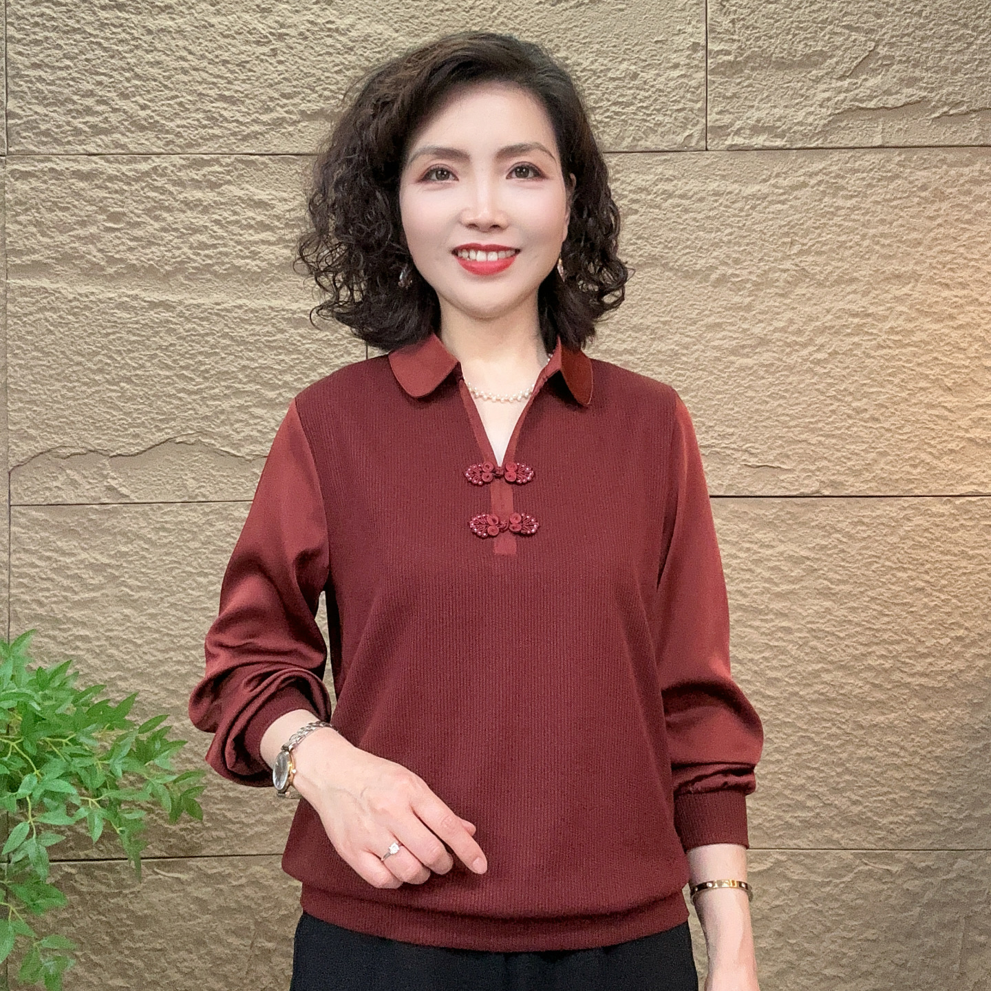 秋款气质中老年洋气妈妈装休闲翻领新中式显瘦流光风时尚长袖上衣