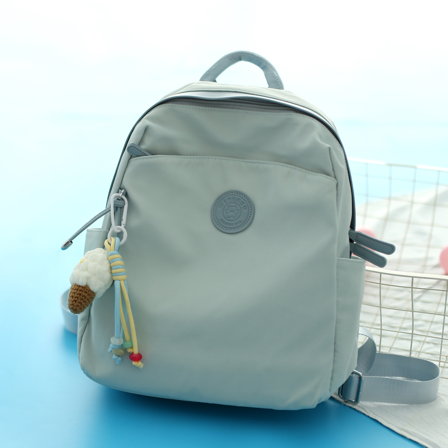 夏天中号双肩包女旅游轻便小型背包上班通勤外出带娃妈咪包高颜值