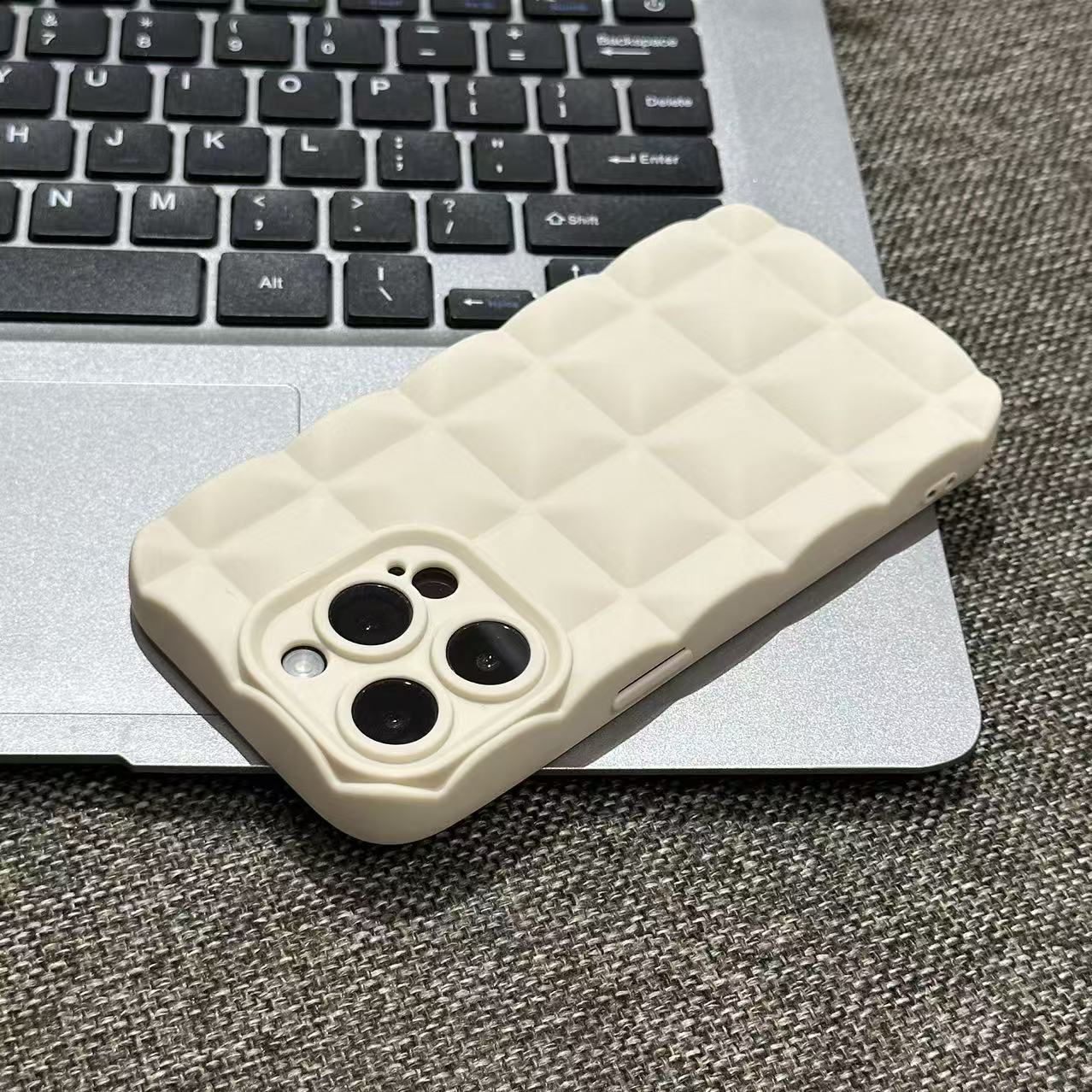 奥菲顿奶油纯色格子适用iPhone17/16promax手机壳14潮苹果15/13套