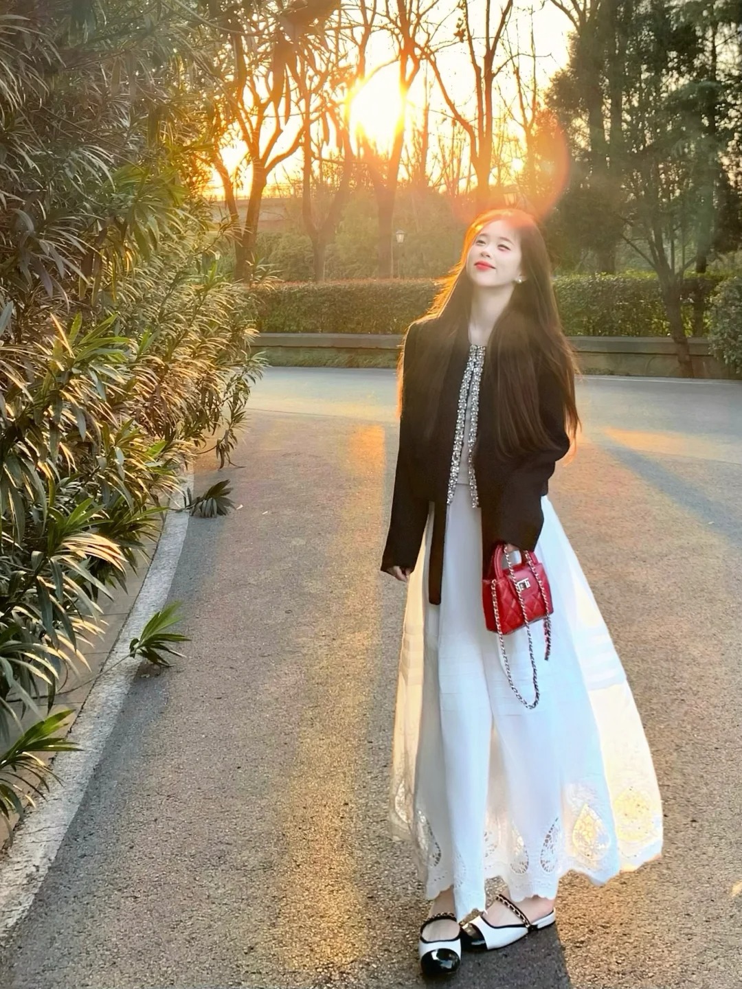 2025秋季新款法式轻奢重工亮片系带小香风外套蕾丝拼接半身裙套装