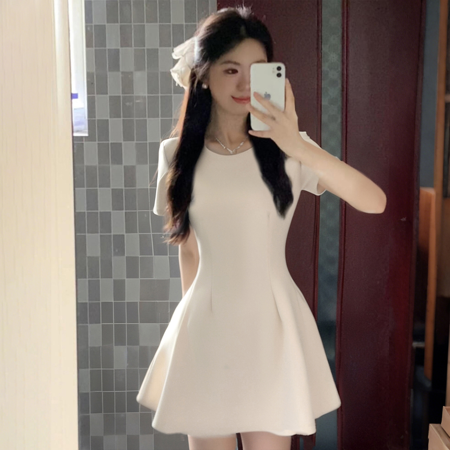 白色正肩有袖连衣裙女夏日绝美巨好看初恋系小白裙子掐腰短裙短款