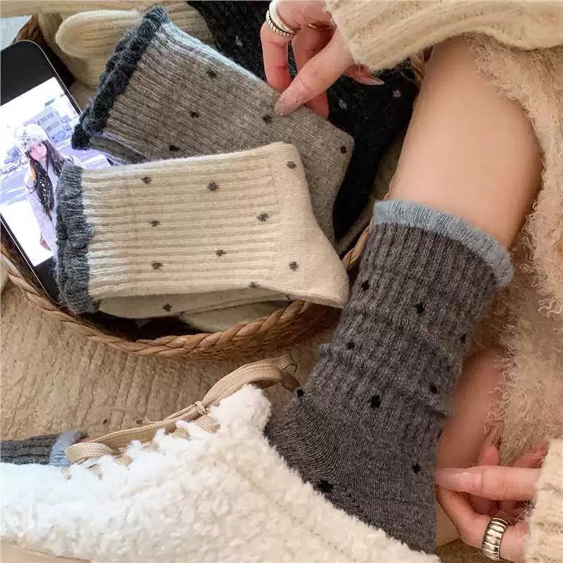 袜子女中筒秋冬季波点温柔花边百搭长筒复古多巴胺宽口百搭毛毛袜