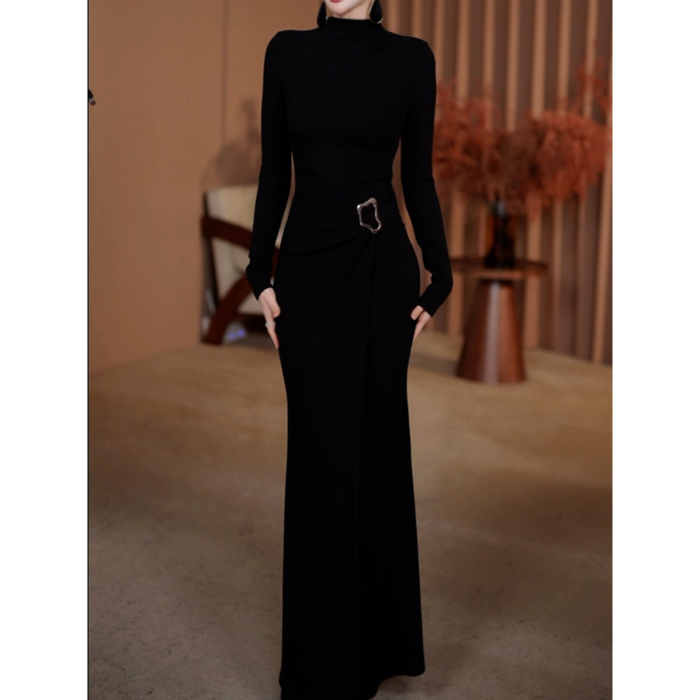 轻奢纯欲风黑色收腰显瘦包臀长裙2026春季新款气质减龄长袖连衣裙