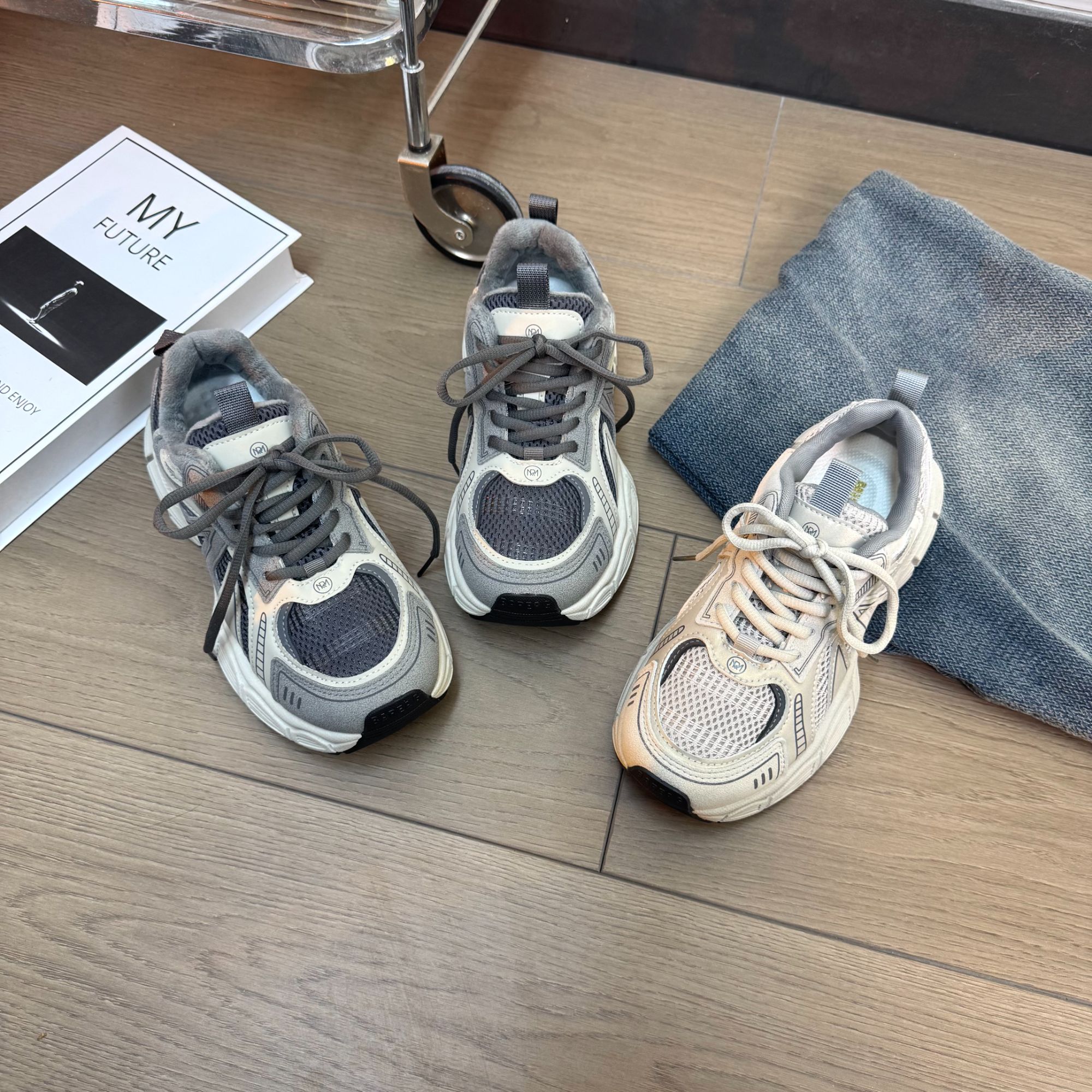 复古小众厚底运动鞋女2025新款秋冬加绒显脚小百搭休闲老爹鞋女