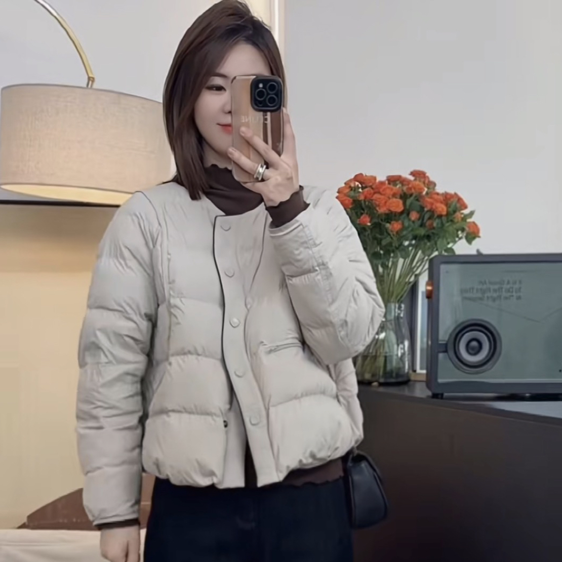 正版撞色圆领白鸭绒轻薄羽绒服女装2025冬季新款保暖面包服上衣