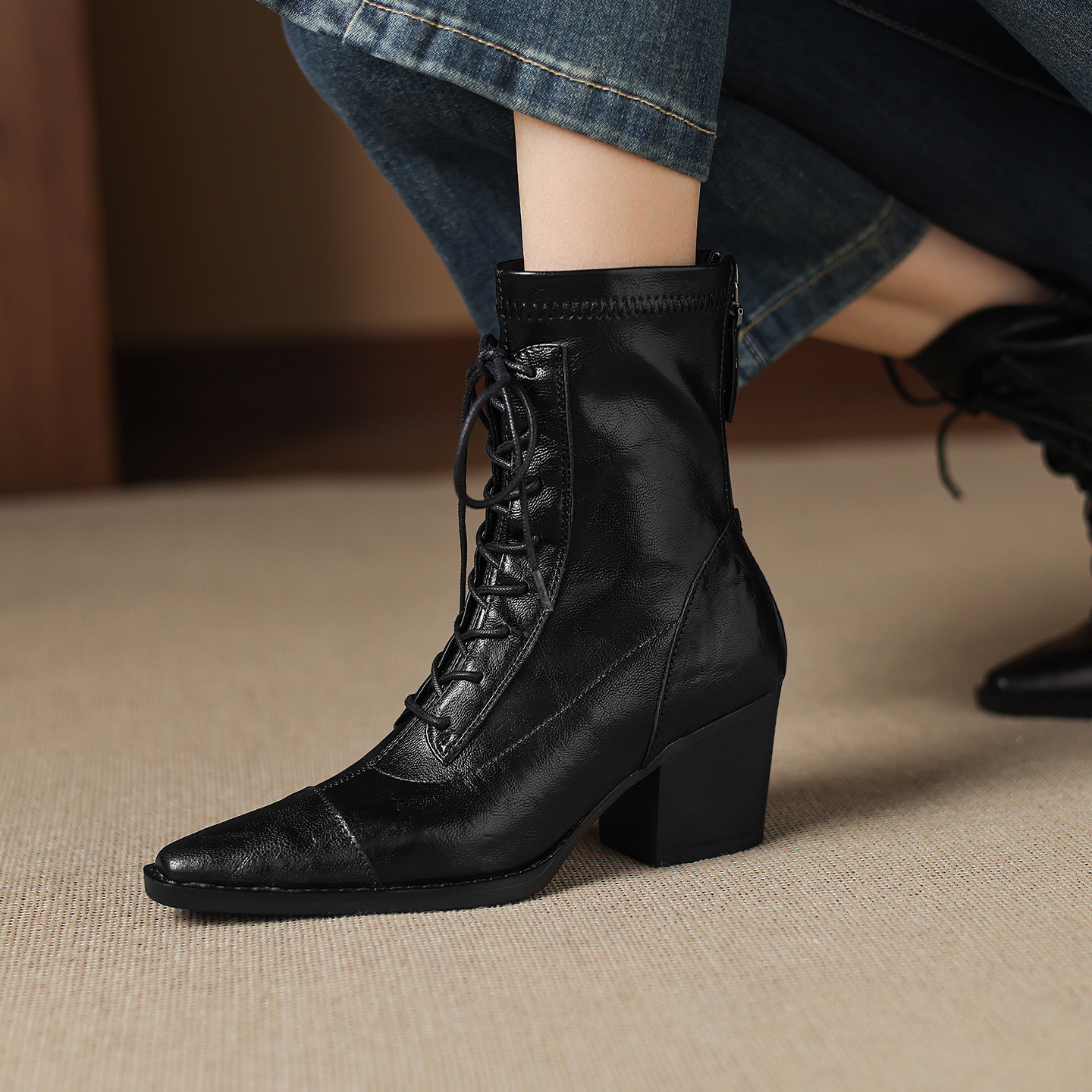 诗宝斐尔~真皮系带高跟马丁靴女弹力瘦瘦靴英伦风尖头粗跟短靴子