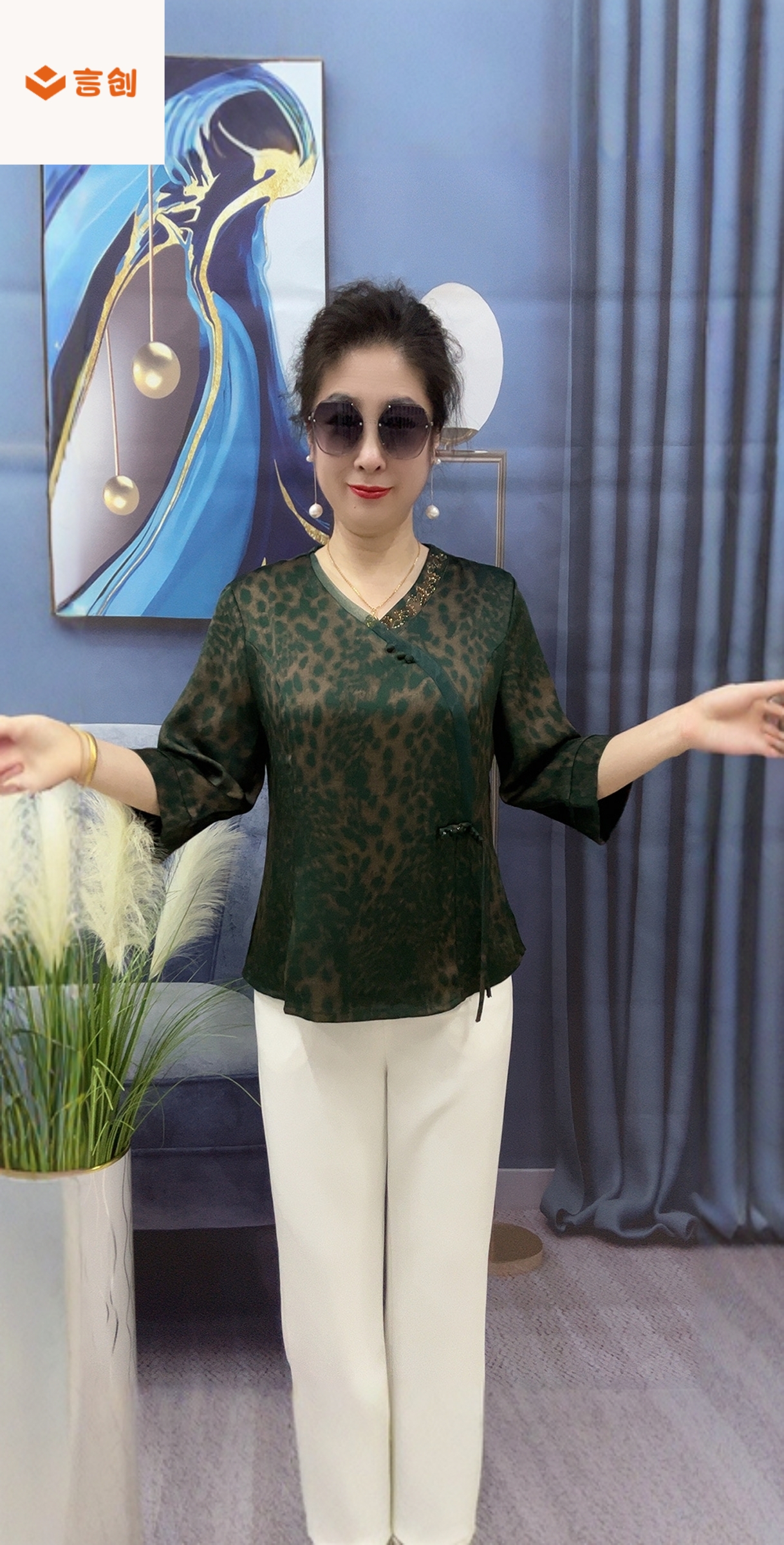 405春夏款V领中老年妈妈装薄款套头衫高档丝缎气质宽松新中式上衣