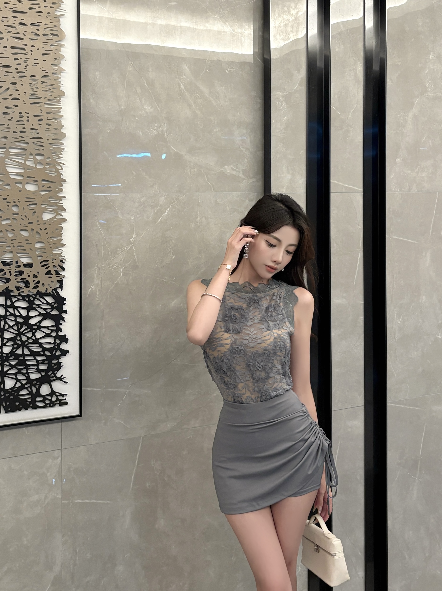 纯欲挂脖修身气质别致蕾丝显瘦背心上衣抽绳短裙女套装