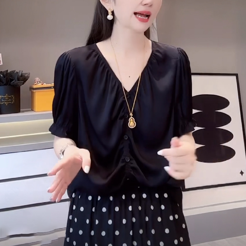 黑色v领大码t恤女2025夏季宽松时尚显瘦减龄轻奢高级感短袖上衣