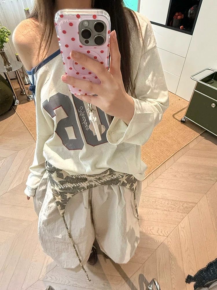 花生酱 美式休闲露肩数字印花长袖t恤女辣妹宽松防晒打底衫上衣