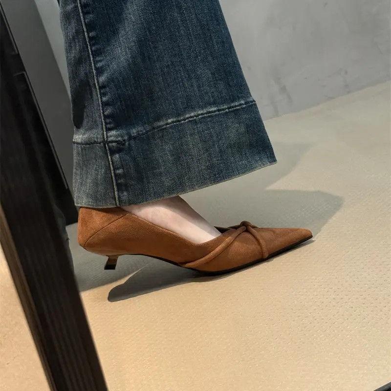 法式绒面浅口猫跟OL通勤鞋2025秋冬新款气质百搭尖头单鞋低跟瓢鞋