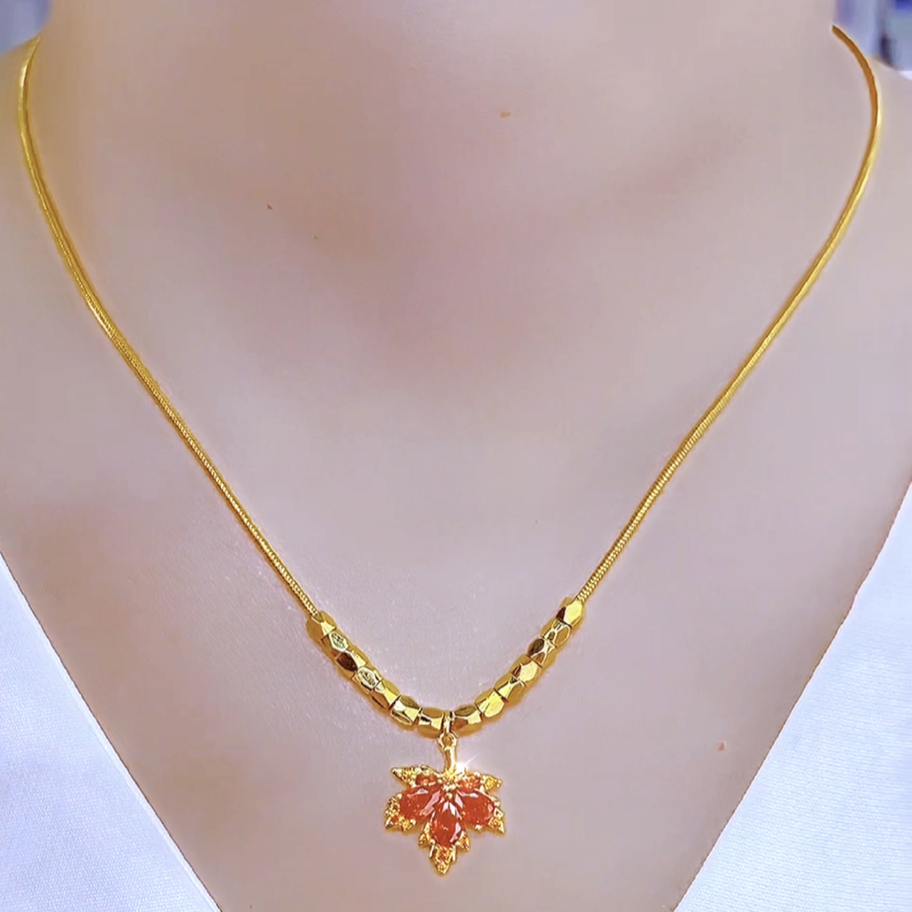铜合金项链 轻奢气质百搭简约设计感小方块红枫叶项链