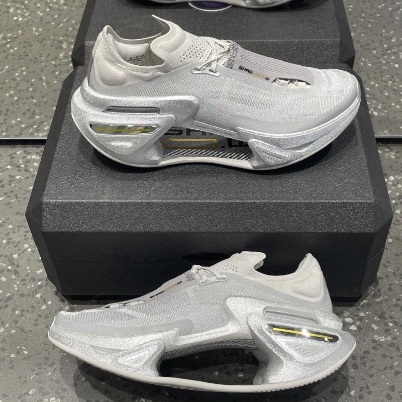 乔丹态极大绝影3.0耐磨回弹减震防滑碳板科技跑步竞速运动鞋缓震