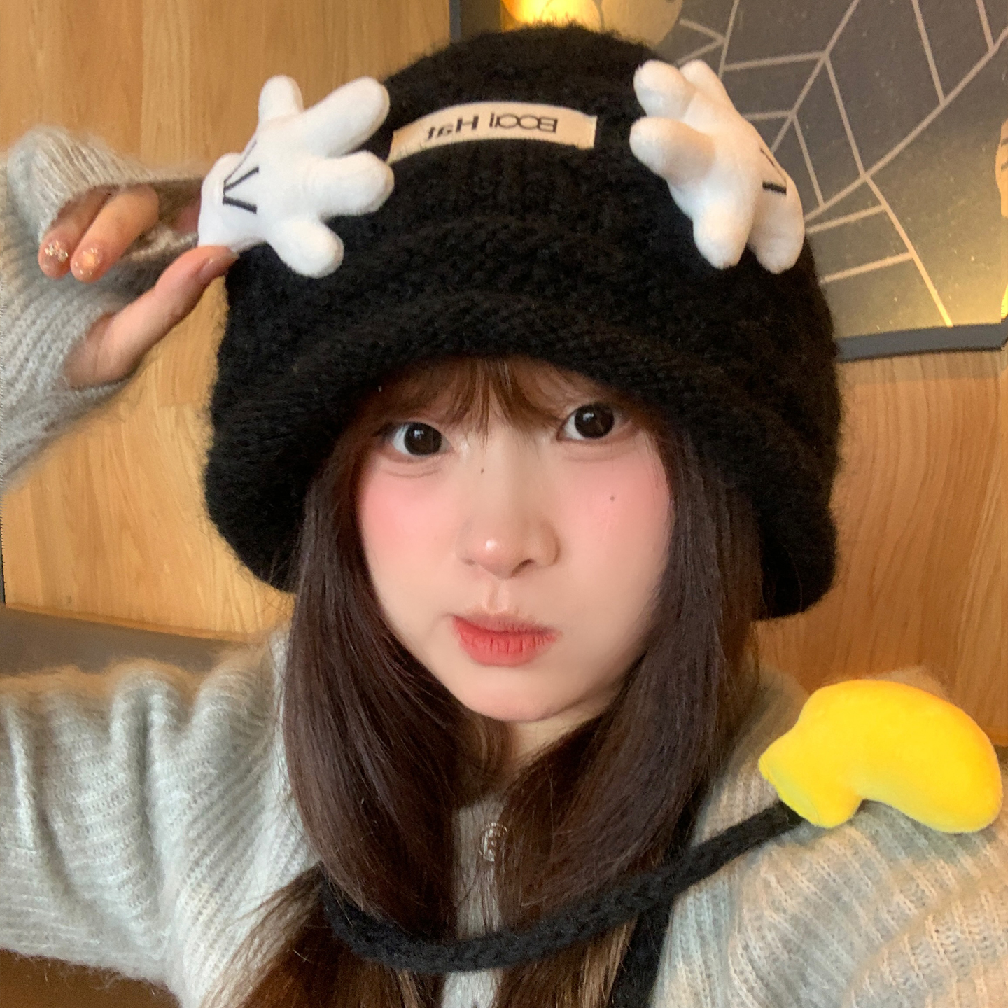 可爱捂脸米奇小手针织帽女秋冬季保暖大头围毛线帽显脸小护耳帽子